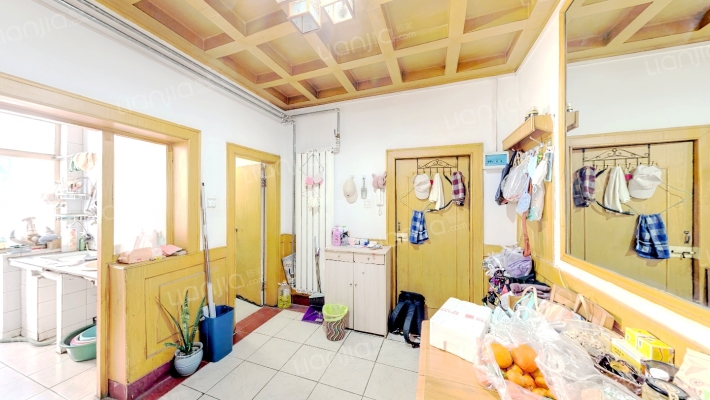 劳教所宿舍二手房实景图