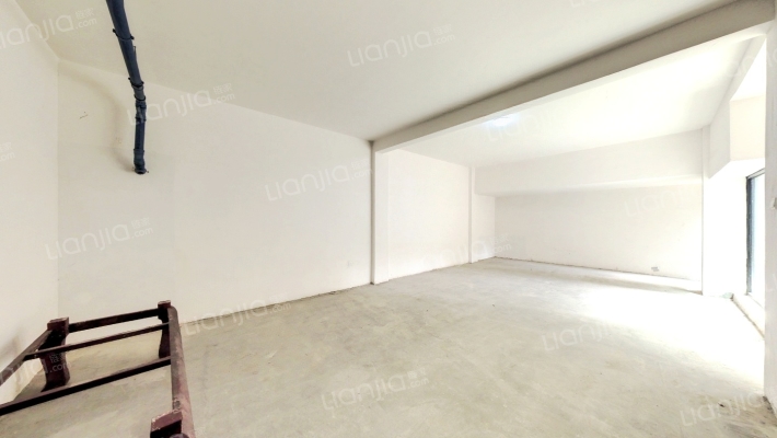 音昱水中天二手房实景图