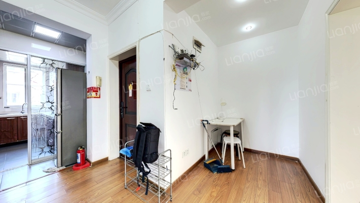 虹南公寓二手房实景图