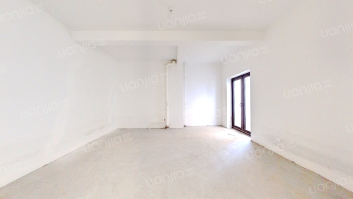 海川泓久山墅二手房实景图