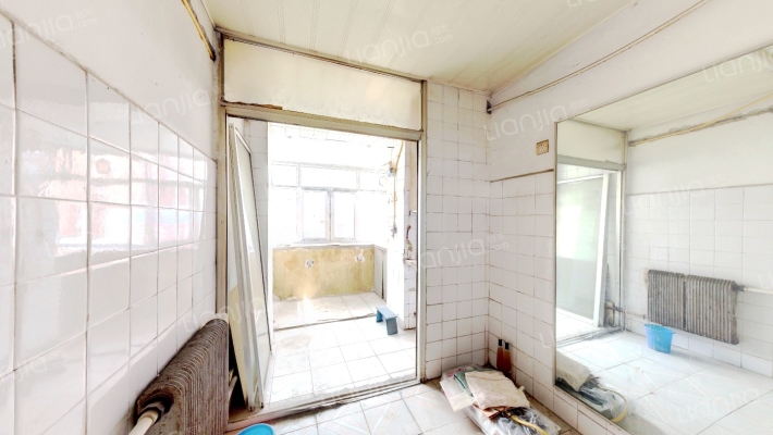 集安路303号二手房实景图