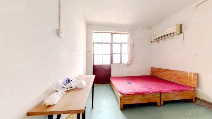 曹砦西街82号二手房实景图