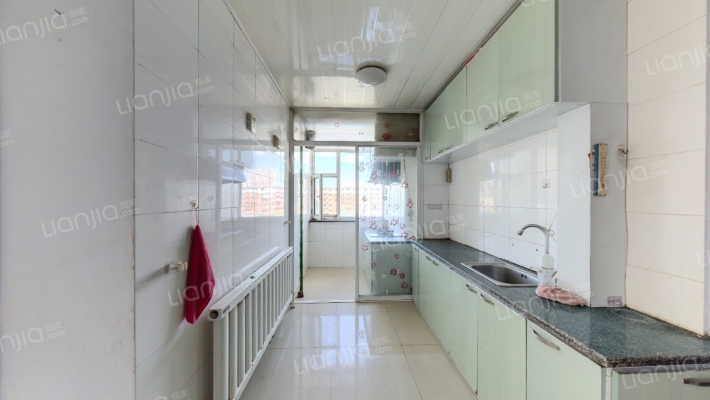 鲁辉国际八区二手房实景图