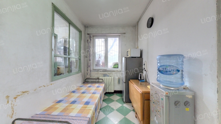 地铁楼二手房实景图