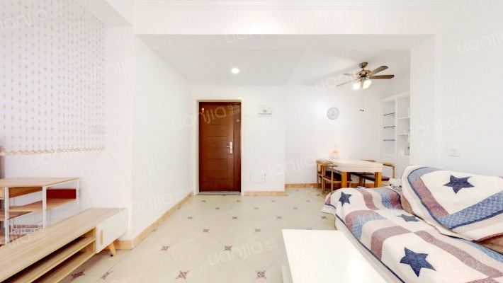 普罗旺世塞纳维斯二手房实景图