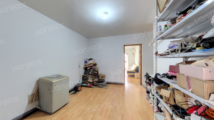 宋艾新村一期二手房实景图