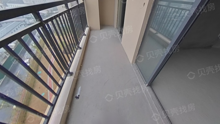 汉港观澜毛坯4房电梯高层大平层边户人车分流-阳台