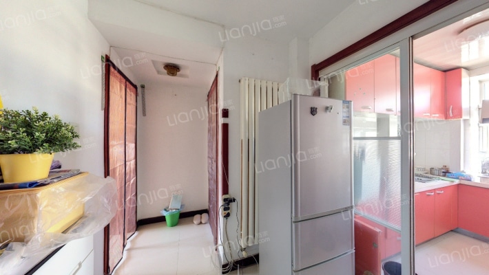 靖泰里二手房实景图