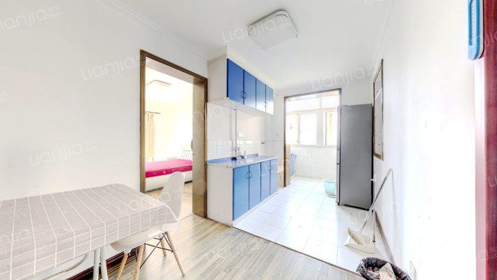 剑阁路二手房实景图