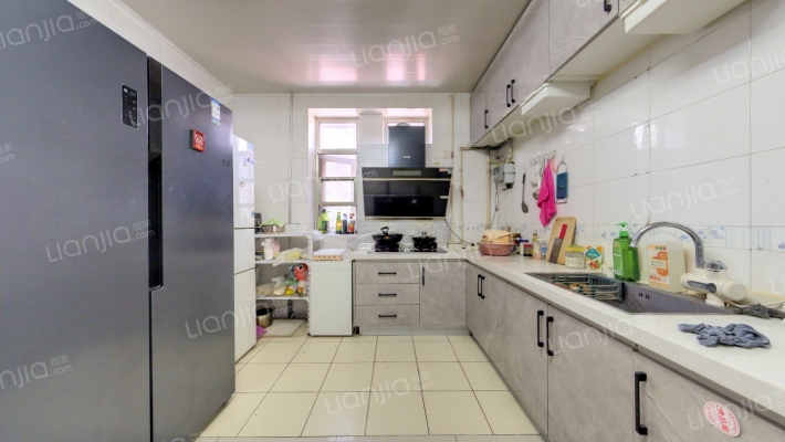 体育场路26号院二手房实景图