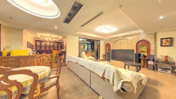 保利国宾上院二手房实景图