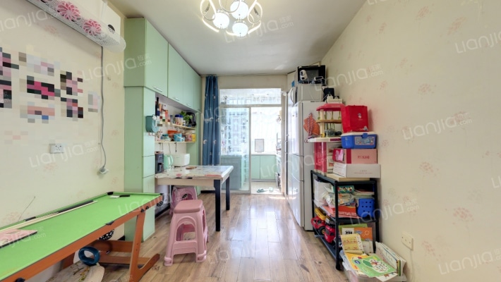 七彩阳光二手房实景图