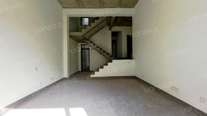 依云水岸二手房实景图