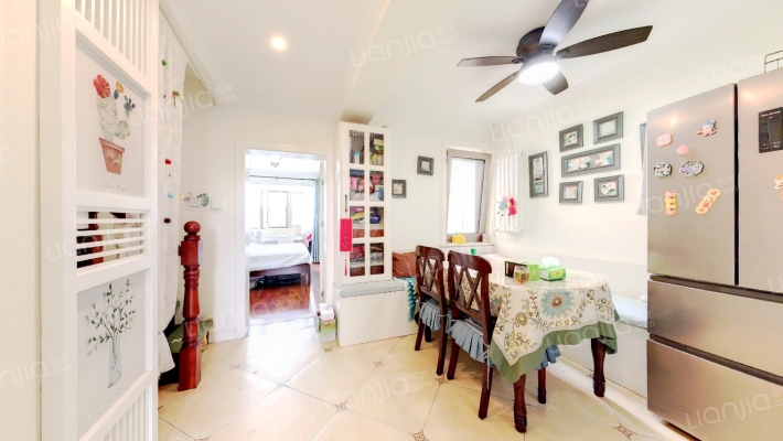 建材城东一里西院二手房实景图