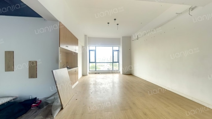 世纪大道18号二手房实景图