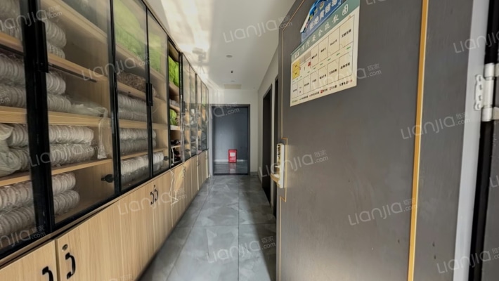 世纪大道18号二手房实景图