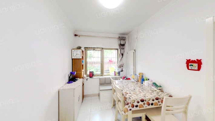 西安街甲4号院二手房实景图