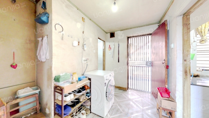 蓓蕾村东二手房实景图