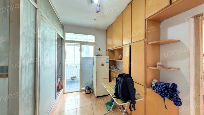 工属里二手房实景图