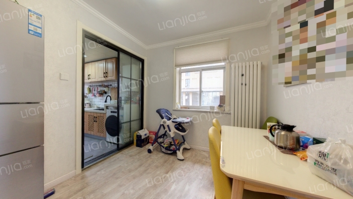 生产资料服务公司家属院二手房实景图