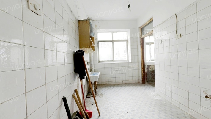 白马山啤酒厂宿舍二手房实景图