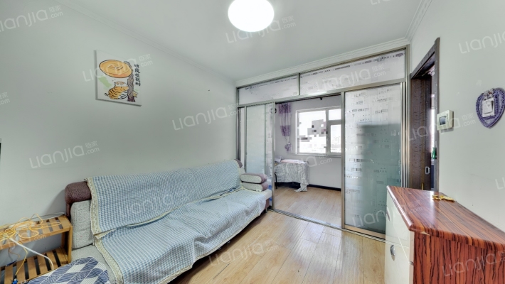 展轮新世界二手房实景图