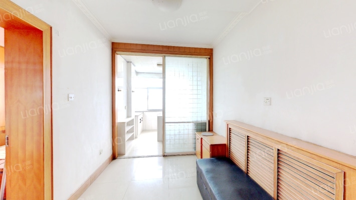 聚氨酯家属楼二手房实景图