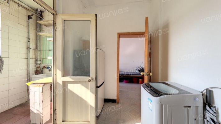 西草市东街甲34号院二手房实景图