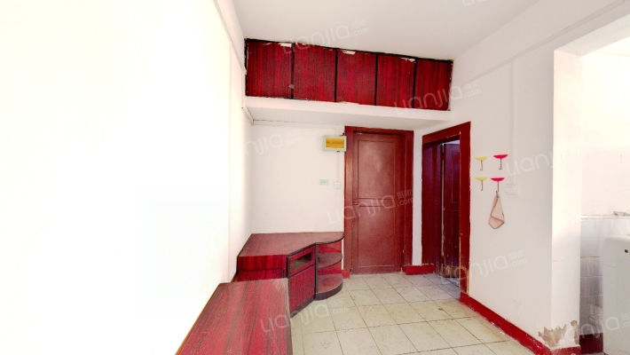 纬三路13号院二手房实景图