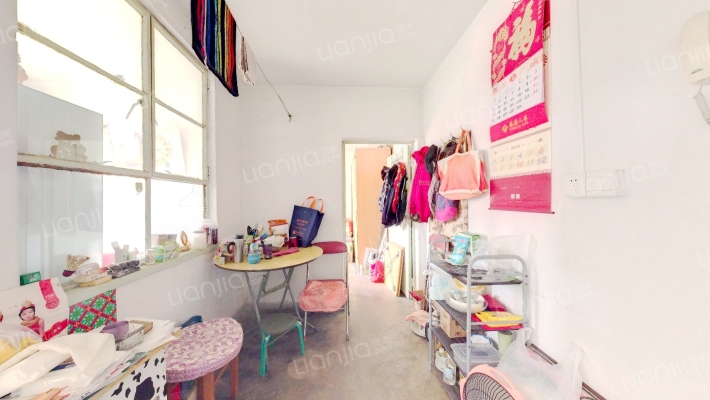 卫安南里二手房实景图