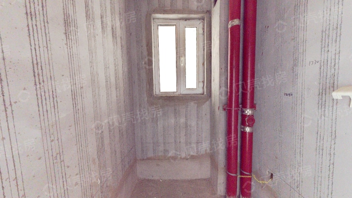 电梯2室 纯毛坯 自己装修 近新市区政府-卫生间