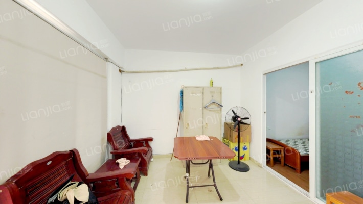 东方高尔夫花园B区二手房实景图