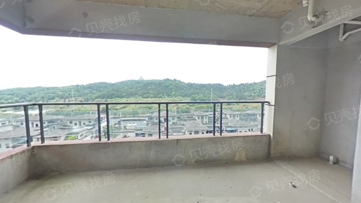 宜  阳 宝湖城 毛坯4房 有车位  电梯好楼层 急卖-阳台