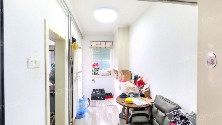 吉尔南苑二手房实景图