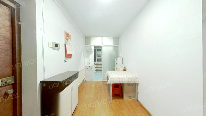 轻铁湖西花园二手房实景图