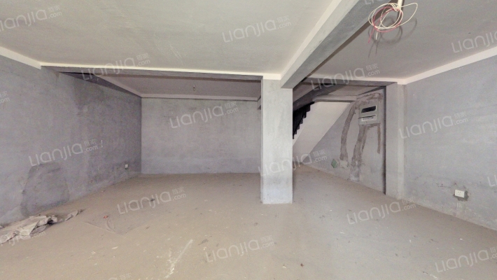 路易庄园二手房实景图