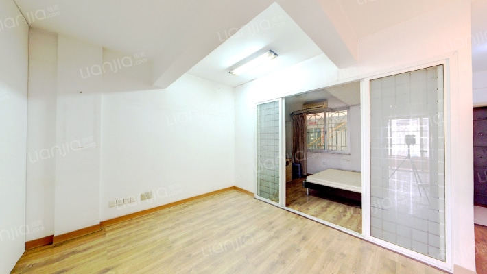 幼师单位宿舍二手房实景图