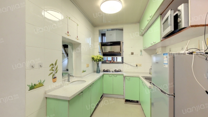 凤凰街84号二手房实景图