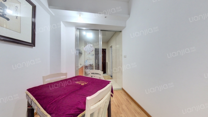 天鹅湖购物中心imore公寓二手房实景图