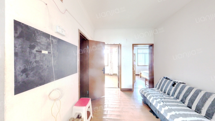 省医保局宿舍二手房实景图