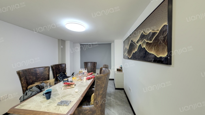 和泓长白府二手房实景图