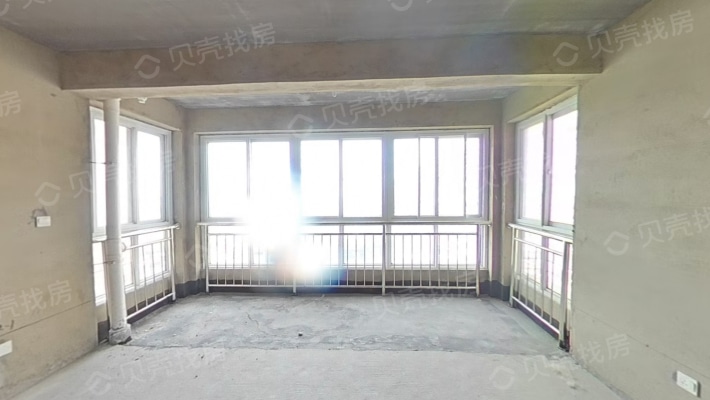 富山东城海岸B区，电梯中间楼层  户型方正，采光好-阳台
