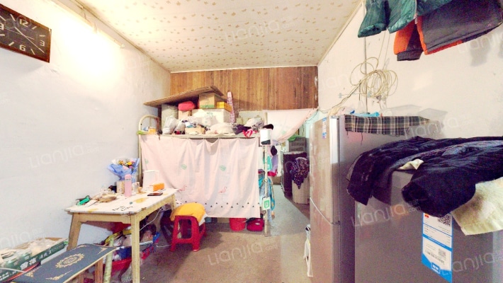 机修宿舍二手房实景图