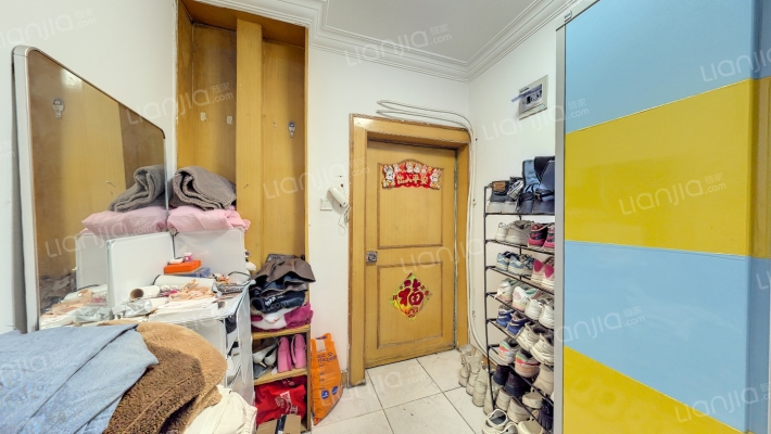 卫安中里二手房实景图