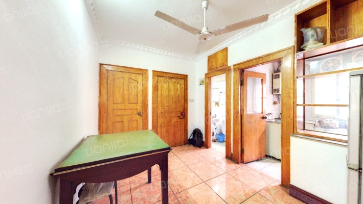 察哈尔路67号二手房实景图