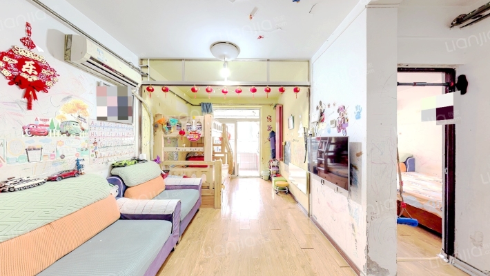 近水楼台二手房实景图