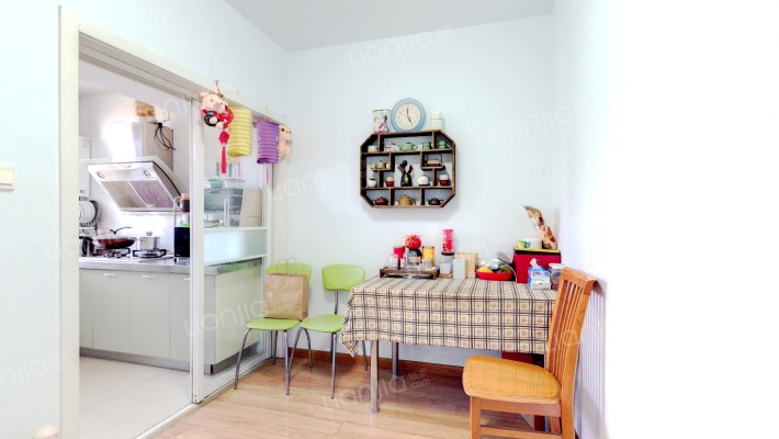 凤凰西街269至275号二手房实景图