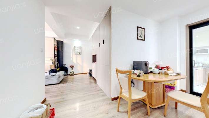 世贸大厦二手房实景图