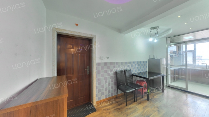 上台花园B区二手房实景图