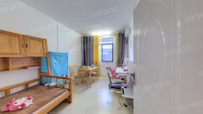 信托贸易公司宿舍二手房实景图